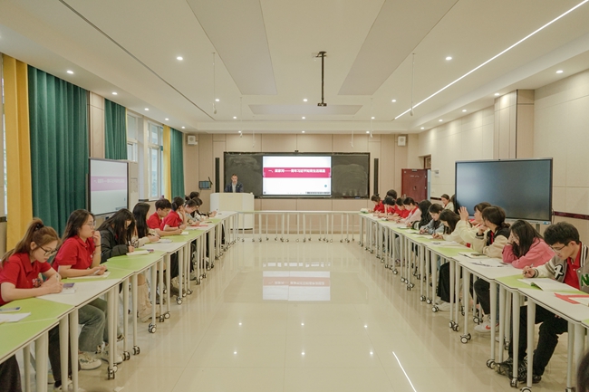我校召开就业领航宣讲会